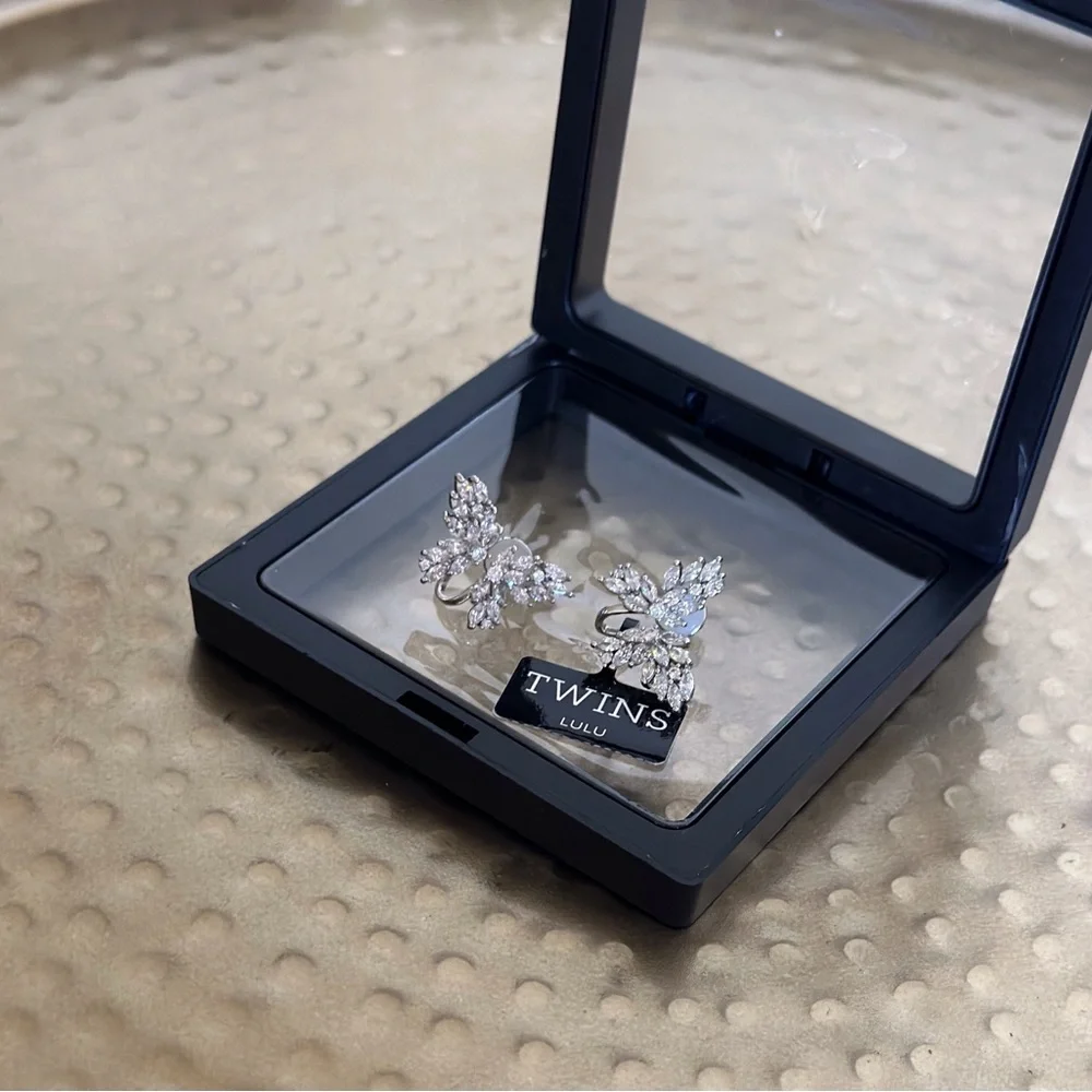 *SOLD*~Butterfly Earrings - Picture 5 of 6